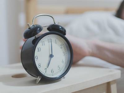 Стало известно, почему недосып повышает риск заражения коронавирусом
