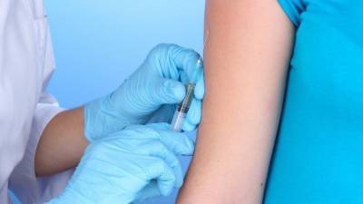 Массовая вакцинация от коронавируса стартровала в Приморье