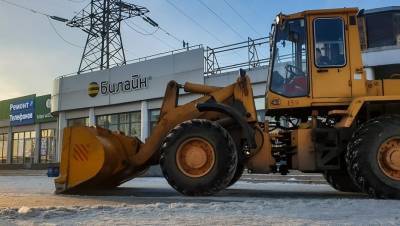 Почти 40 тыс. кубометров снега вывезли с улиц Петербурга за неделю
