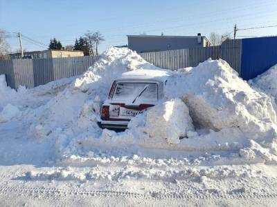 Автомобиль липчанина оказался в снежном плену