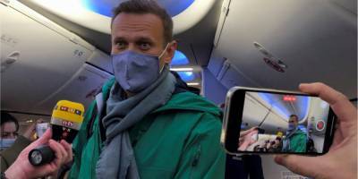 «Кто кого боится?». Мир потрясен задержанием Навального: что пишут о «спецоперации» мировые СМИ и топ-политики