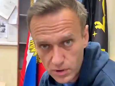 Суд над Навальным начался прямо в отделении полиции