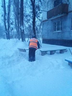 Лисичанск засыпало снегом: что происходит на улицах города (фото, видео)