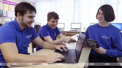 ФОТОФАКТ: Витебские школьники на Жаутыковской олимпиаде по информатике завоевали 6 медалей