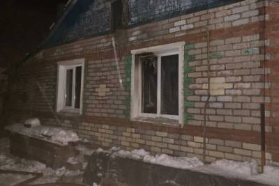 В Хиславичах мужчина вывел соседа из горящего дома