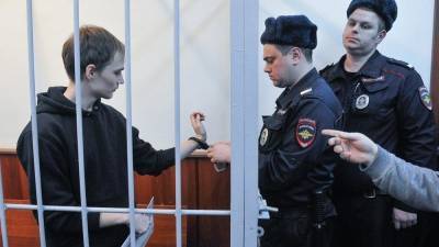 Мифтахов проведет шесть лет в колонии за нападение на офис "Единой России"