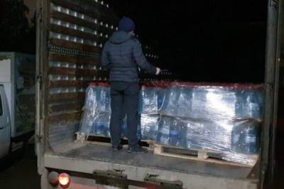 Власти Махачкалы направили в Буйнакск 60 тонн бутилированной воды