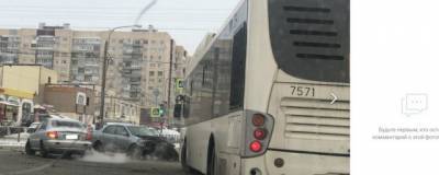 Пять пострадавших: в Санкт-Петербурге водитель иномарки въехал в толпу людей