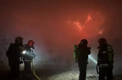 Масштабный пожар на Ровенщине: горит складское помещение (ВИДЕО)