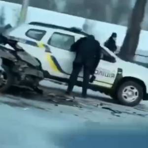 В столице столкнулись три автомобиля: на месте работает полиция