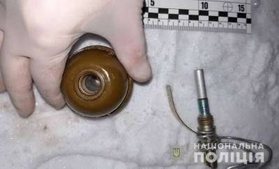 Неизвестные прикрепили гранату к ручке авто ровенского полицейского (ФОТО)