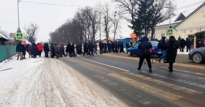 Перекрыли дороги: на Буковине протестуют против повышения цен на коммунальные услуги