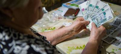 В Петрозаводске 90-летняя бабушка верит, что мошенники вернут ей деньги