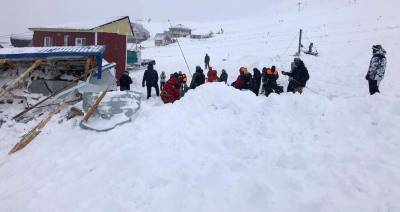 Шесть человек смогли выбраться из-под снега после схода лавины в КЧР