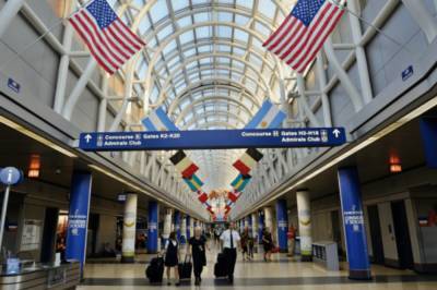 В Чикаго мужчина три месяца жил в аэропорту из-за спраха заразиться COVID-19 - vkcyprus.com - США - Лос-Анджелес - Chicago