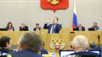 Депутат Власов назвал «горячим» новый законодательный сезон в Госдуме