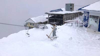 В Карачаево-Черкесии на лыжную трассу сошла лавина, один человек погиб