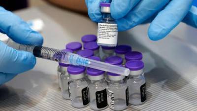 В Израиле установили: вторая доза вакцины надежно защищает от коронавируса
