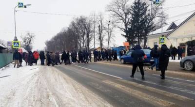 Тарифный бунт в Украине: в Черновицкой области участники протеста перекрыли дороги