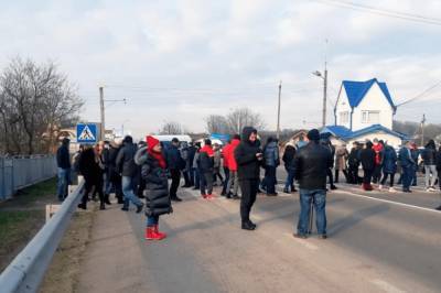 Протесты против повышения тарифов на газ: В Черновицкой области люди перекрыли несколько дорог