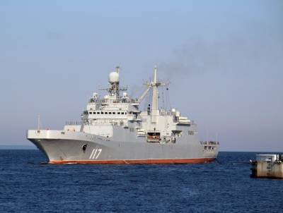 Новый БДК готовится к переходу с Балтики на Северный флот