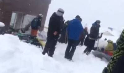 Под сошедшей в Карачаево-Черкесии лавиной погиб один человек