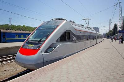 В Украине планируют запустить высокоскоростные поезда: названы направления