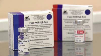 В российских регионах стартовала массовая вакцинация от коронавируса