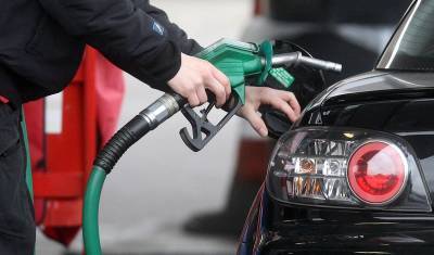 Столичные сети АЗС подняли цены на бензин