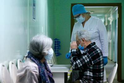 В Подмосковье 91-летнего мужчину привили от коронавируса
