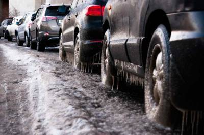 Водителям рассказали о правильном давлении в шинах во время морозов в России