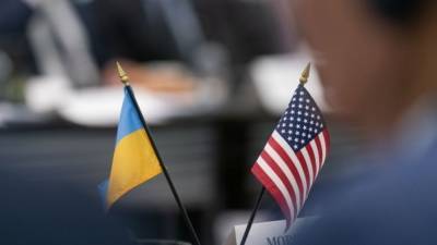 Политолог заявил, что Вашингтон взял управление Украиной в свои руки