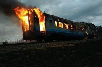 Глава “Укрзализныци“ рассказал, кого будут возить в старых загорающихся электричках