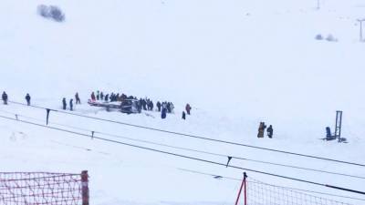 Очевидцы сообщили о втором погибшем после схода лавины в КЧР