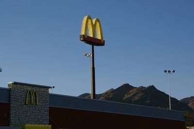 В США курьер застрелил работника McDonald's