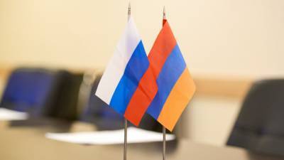 Главы МИД России и Армении обсудили реализацию договоренностей по Карабаху