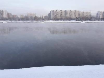 Мосводосток объяснил возникновение облаков пара на Москве-реке