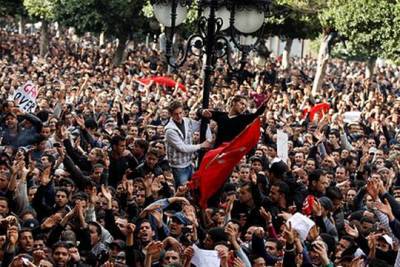 В Тунисе начались массовые беспорядки