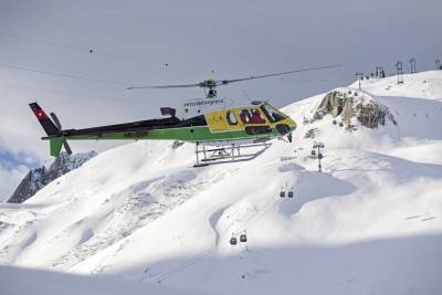 В Швейцарии 10 человек накрыло лавиной на горнолыжном курорте