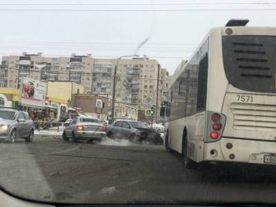 После ДТП на перекрестке Бухарестской и Олеко Дундича госпитализировали трех пешеходов