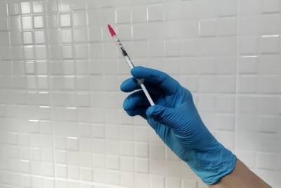 Россиян запишут на вакцинацию от коронавируса через портал госуслуг