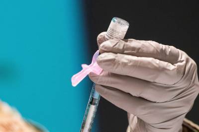 Bloomberg: Норвегия не нашла связи между вакциной и массовой смертью пожилых пациентов