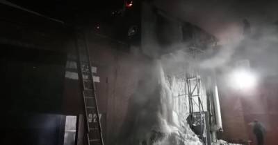 Четыре человека погибли в загоревшихся гаражах в Новосибирске