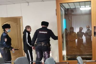 Представитель потерпевших заявил, что от приговора Шамсутдинову зависит будущее армии