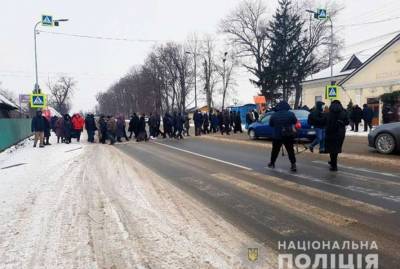 На Буковине из-за тарифных протестов перекрыли дорогу