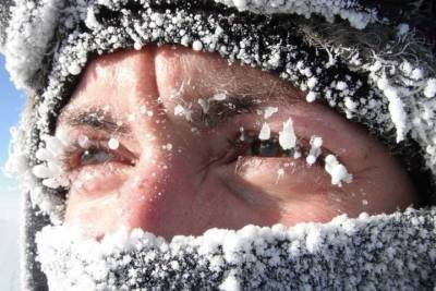 Мужчина едва не замерз насмерть, пытаясь добраться до Архангельска по льду