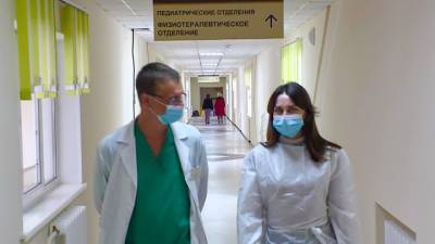 Кемеровские врачи спасли ребенка в небе над Атлантикой