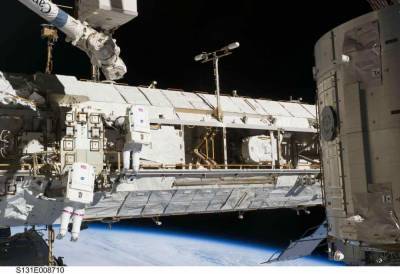 Российские астрономы на МКС получили еду от американских космонавтов