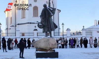 Максим Афанасьев презентовал тоболякам памятник Алябьеву на Базарной площади