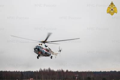Тяжелобольного человека эвакуировали из Твери в Санкт-Петербург на вертолете